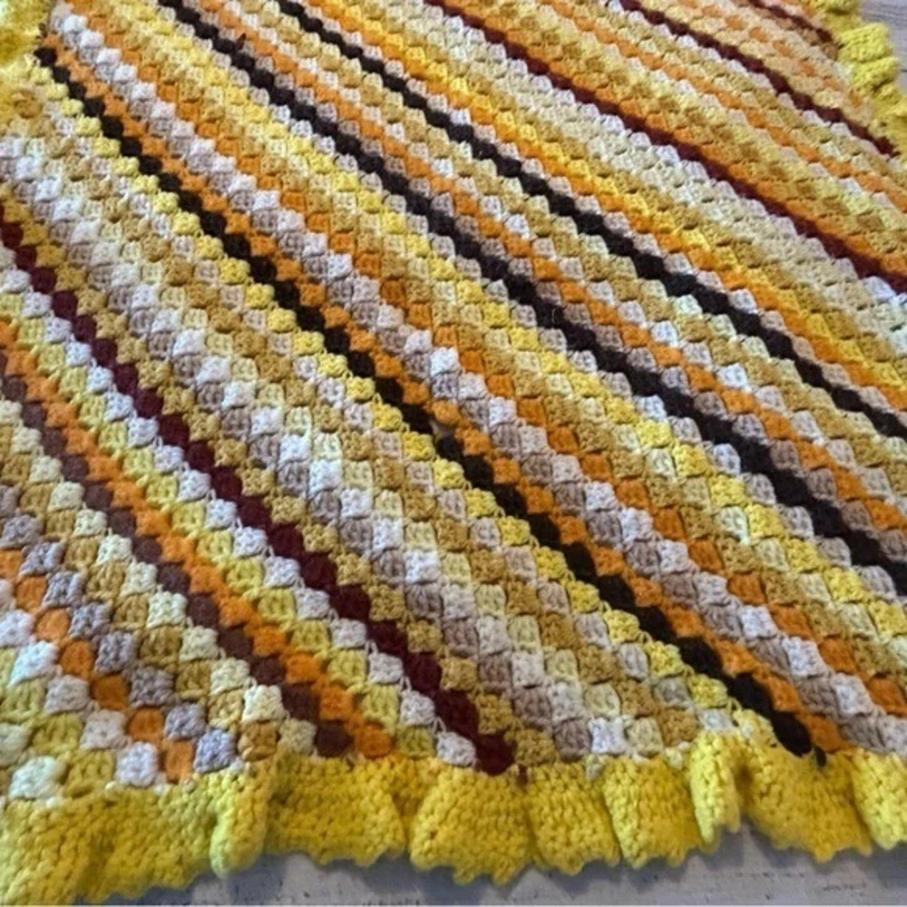 Grannycore Handmade Afghan‎ Autumn Stripe Colors with Ruffles 68